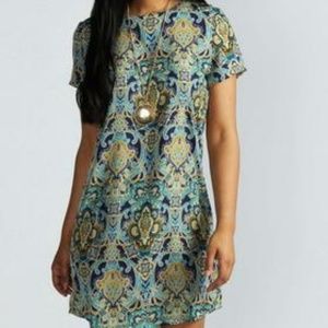 🆕️Kelly Paisley shift dress🆕️